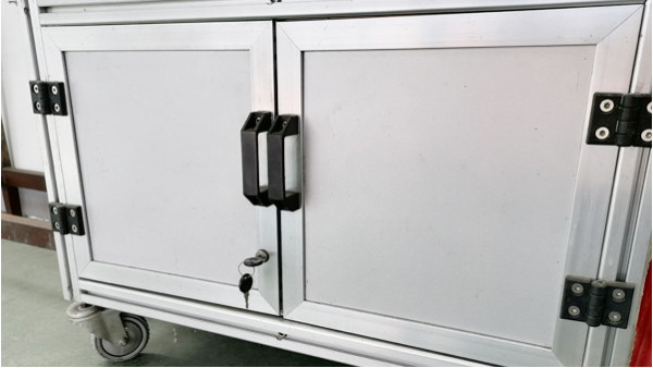 鋁型材機(jī)柜定制應(yīng)該怎樣報(bào)價(jià)？